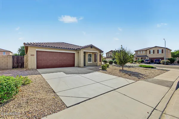 1617 E SILVER REEF DR