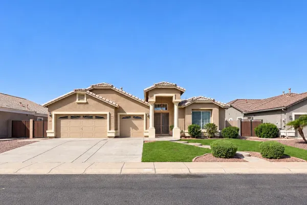 1942 S ARROYO LN