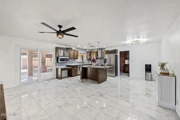 1203 W ALAMO DR