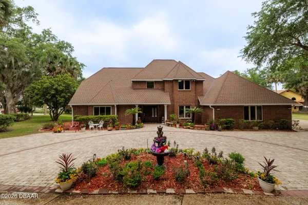 108 N BARTRAM TRL