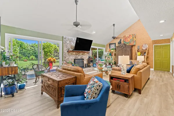 6015 TRAILWOOD DR