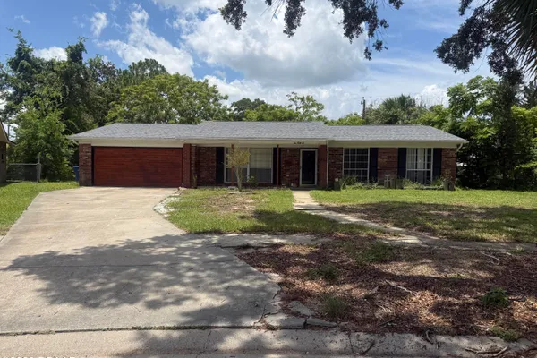 636 WILLIAMSBURG DR