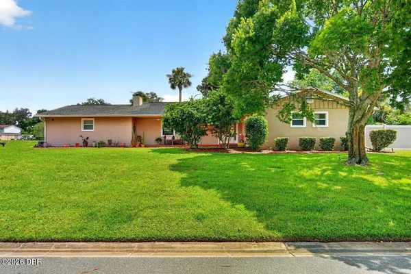 20 TWIN RIVER DR