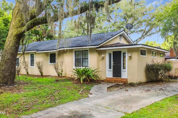 110 E LAUREN CT