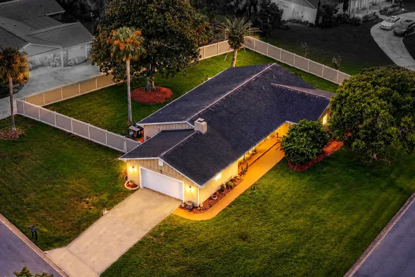 20 TWIN RIVER DR