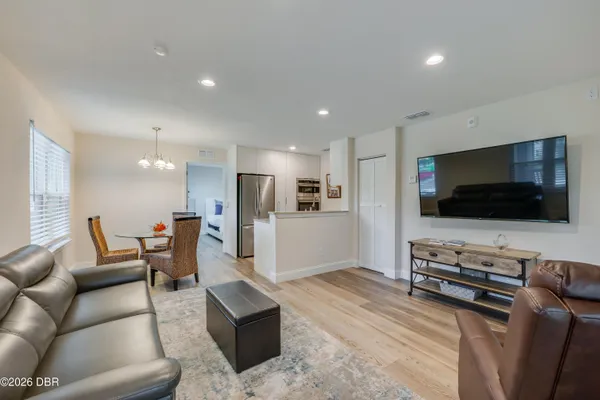 2592 GRASSY POINT DR 110