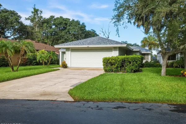 724 SAINT ANDREWS CIR