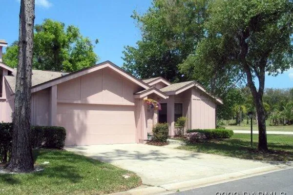 1900 WHISPERWOOD WAY 1