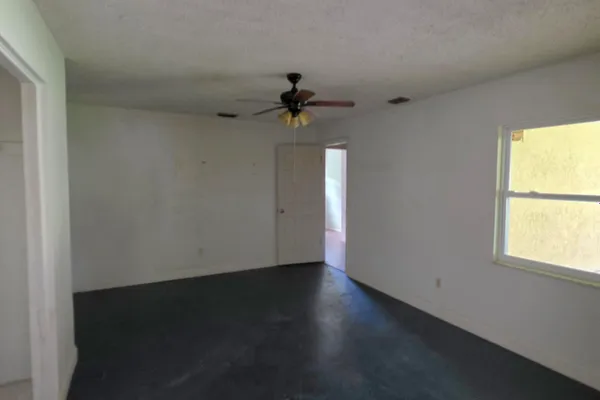 1865 ORANGE TREE DR