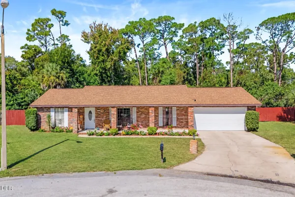 160 GREENBRIAR AVE