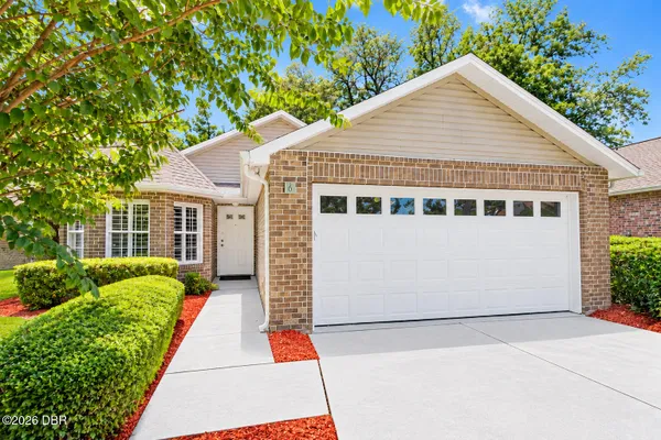 6 OAK VILLAGE DR