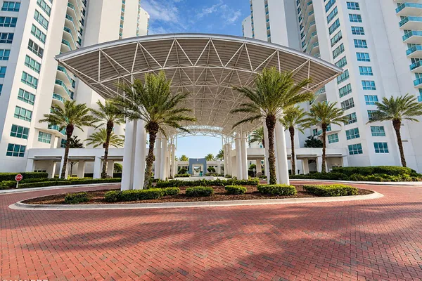 231 RIVERSIDE DR 307-1