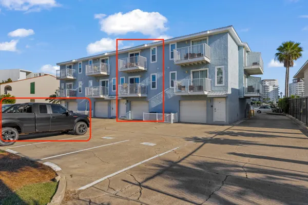 22 MORENO POINT RD 03