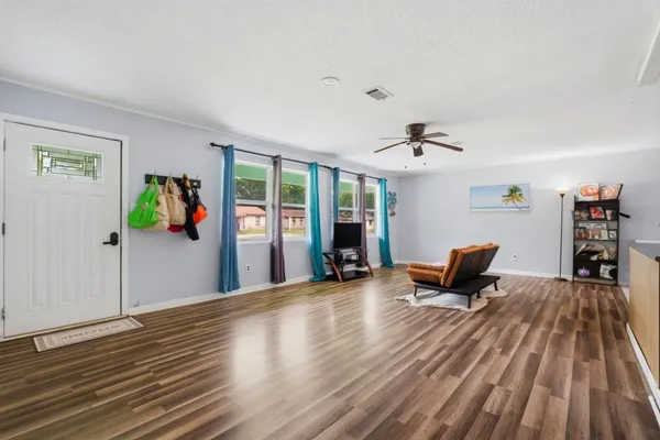 2623 GREEN BAY AVE
