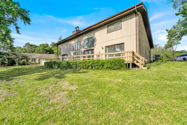 645 CARR DR