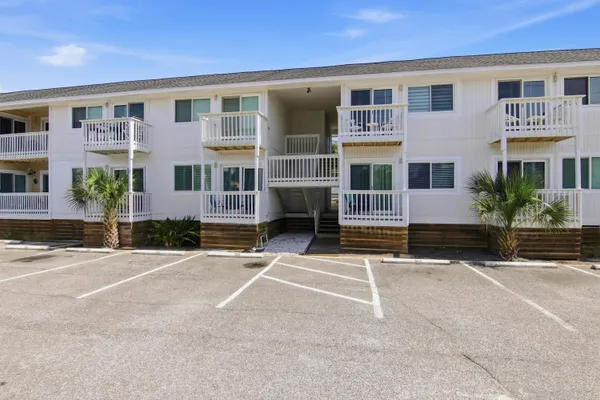 445 GULF SHORE DR 208
