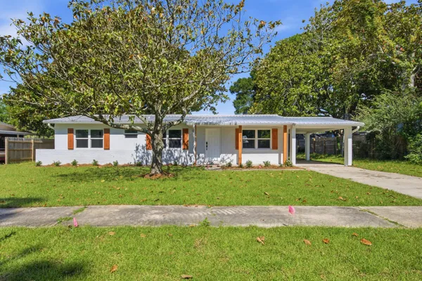 271 GREGORY DR