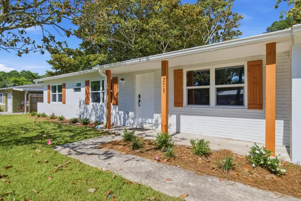271 GREGORY DR