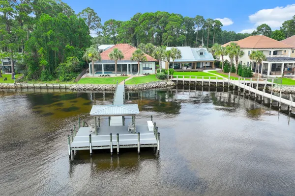 644 BAYSHORE DR