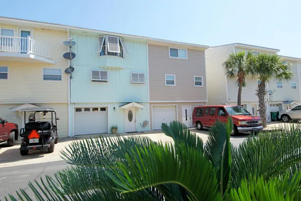 445 GULF SHORE DR 6