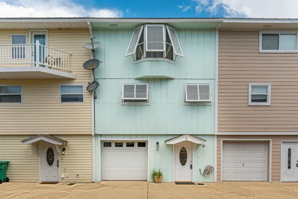 445 GULF SHORE DR 6