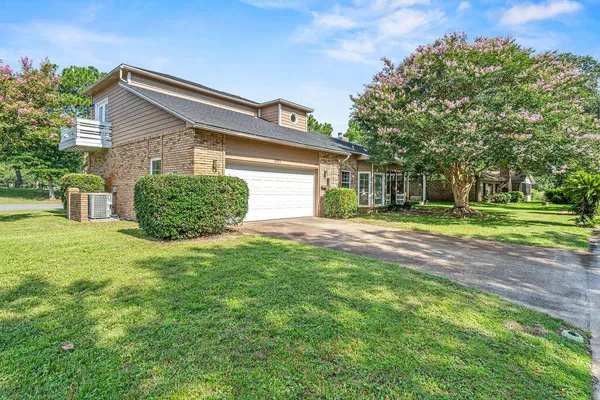 895 SHALIMAR CT