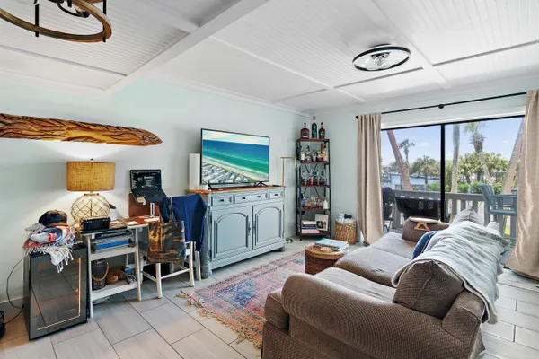 501 GULF SHORE DR 9