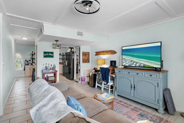 501 GULF SHORE DR 9