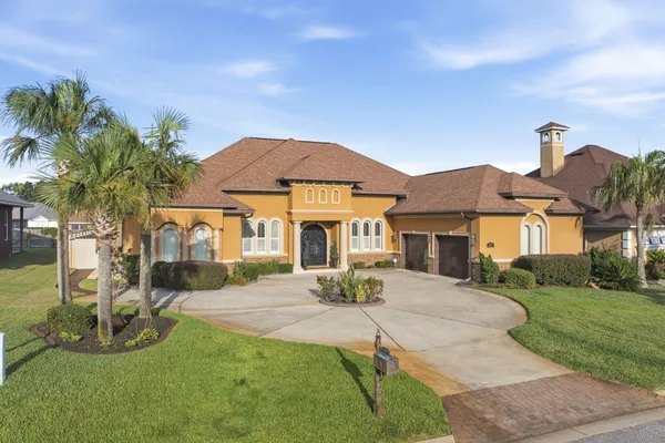 2008 FONTAINEBLEAU CT