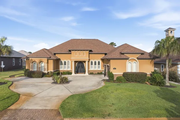 2008 FONTAINEBLEAU CT