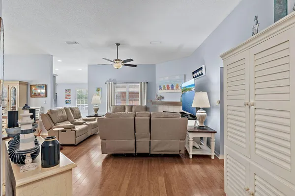 362 BAY TREE DR