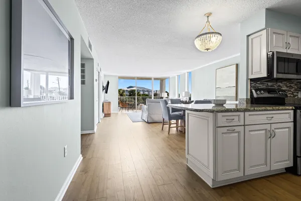30 MORENO POINT RD 206B