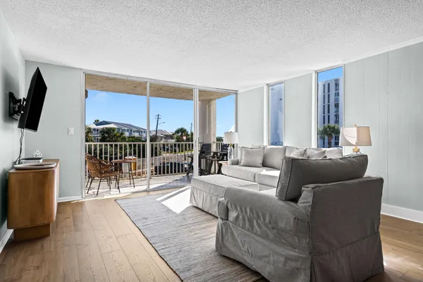 30 MORENO POINT RD 206B