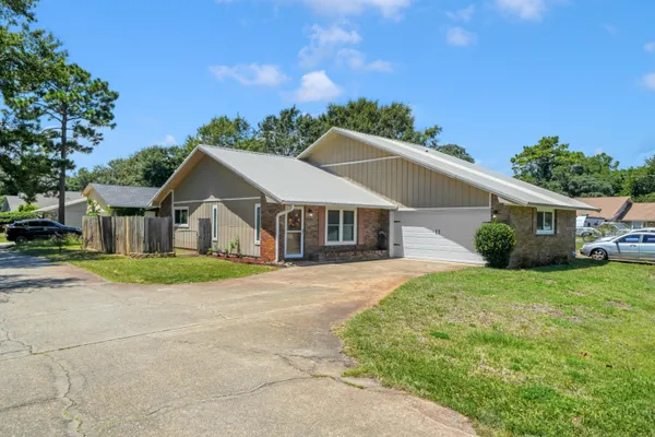 103 POST OAK PL