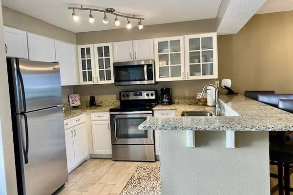 1002 E HWY 714
