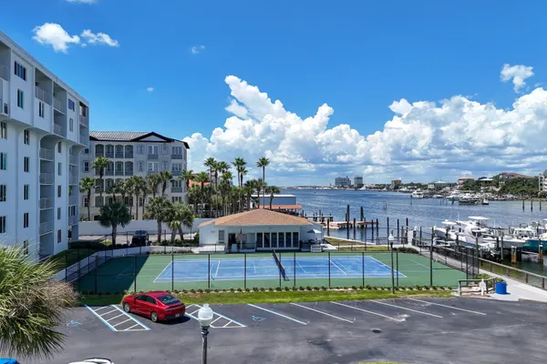 30 MORENO POINT RD 504A