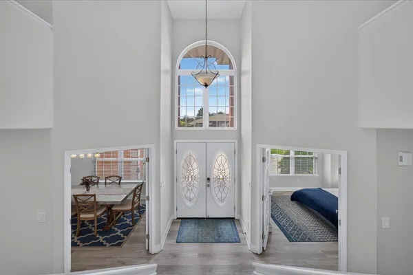 433 EMERALD POINTE DR