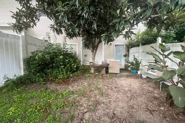 123 FARRAH AVE