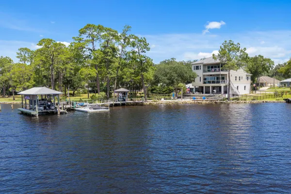 1027 CHRISTY DR