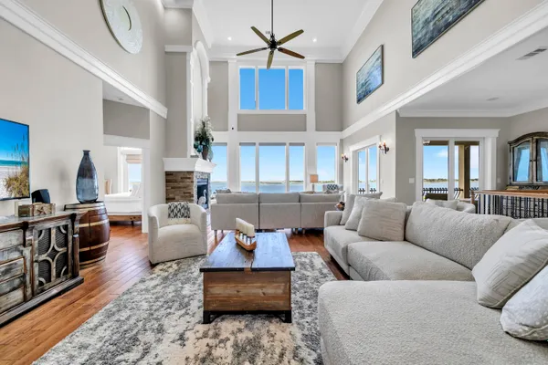 14 ISLANDVIEW DR