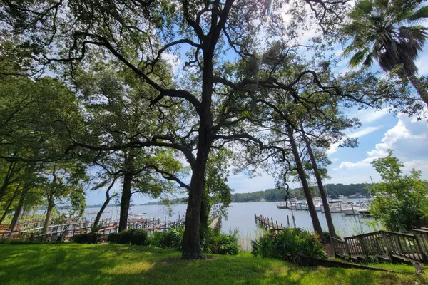 104 REGATTA DR 104