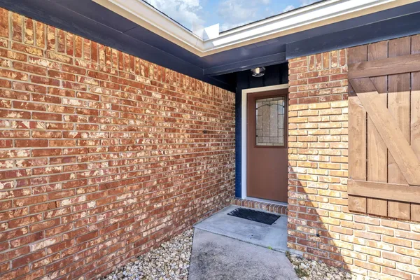 2005 PLUMOSA PALM DR