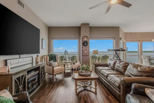 1600 MARINA BAY DR 606