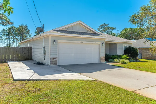 8833 CAGLE DR