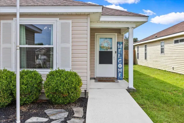 5589 SHADOW SHORE PL