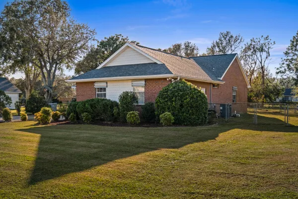 1915 SPARROW LN