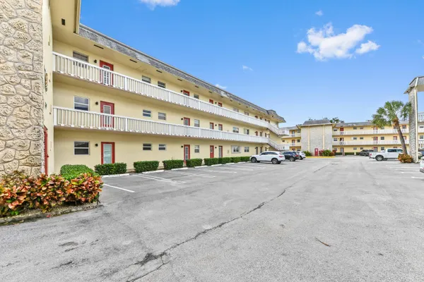 4321 NW 16TH ST C302