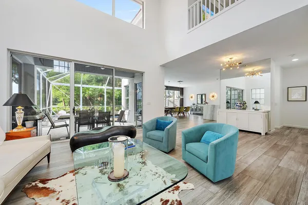 8208 HERITAGE CLUB DR
