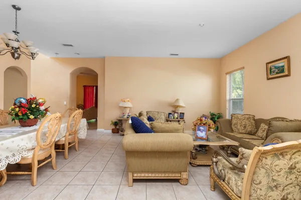 1017 GROVE PARK CIR