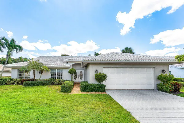 4572 WHITE CEDAR LN
